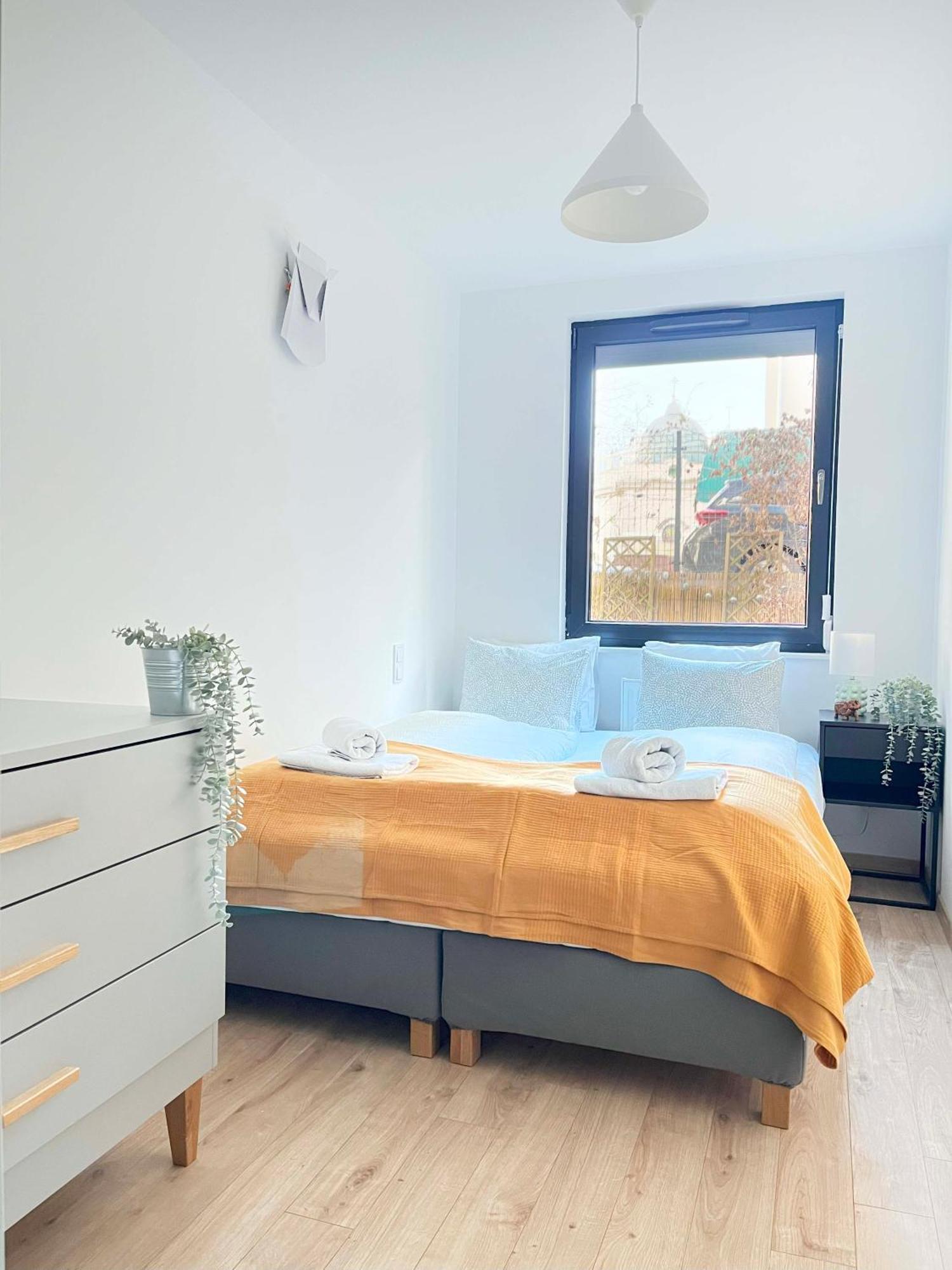 With Terrace And Two Bedrooms, Cracow Vistula Boulevards Apartment Krakau